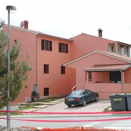 7664b Apartment Pula