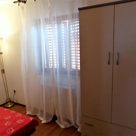 Apartment 7664b