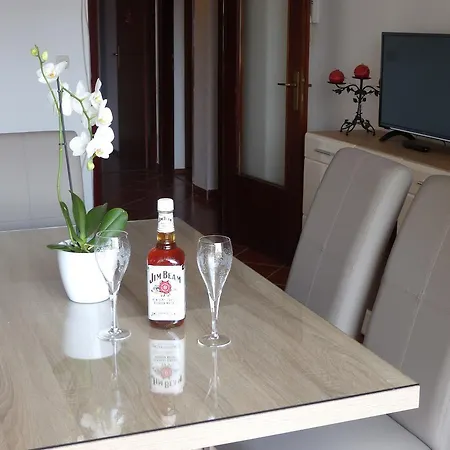 7664b Apartment *
